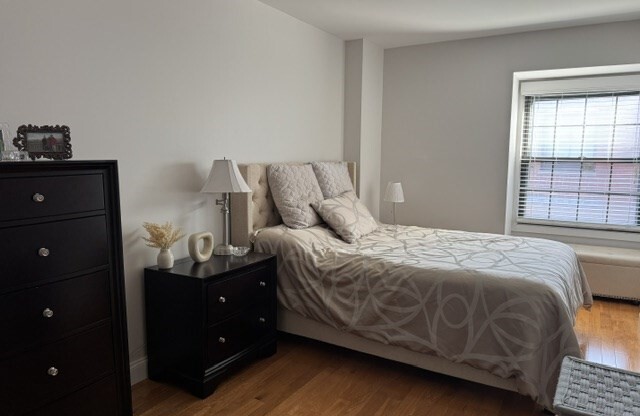 2 beds, 1 bath, 929 sqft, $2,600, Unit 415