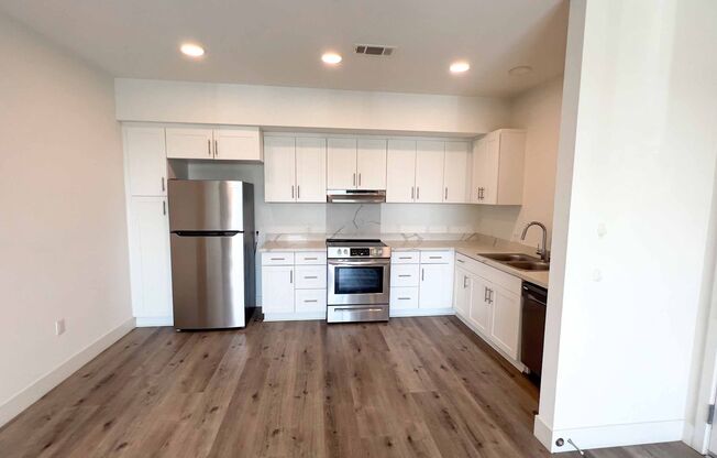 3 beds, 2 baths, 1,134 sqft, $3,395, Unit 3106