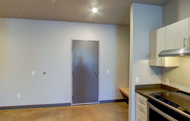 1 bed, 1.5 baths, 1,321 sqft, $1,650, Unit 305