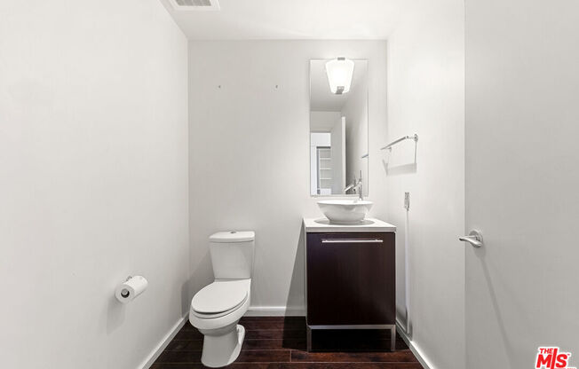 1 bed, 1.5 baths, 1,120 sqft, $4,000, Unit 1103