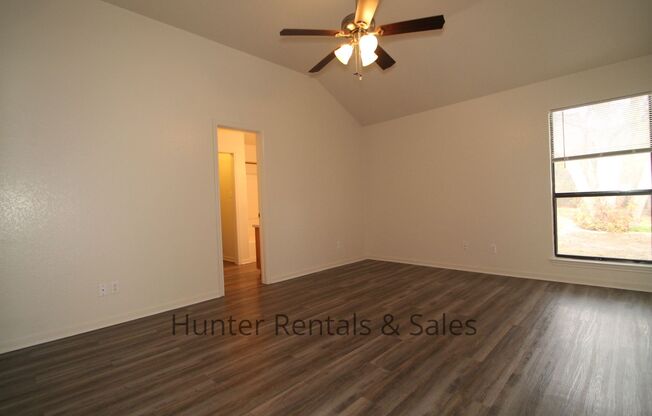 3 beds, 2 baths, $1,395