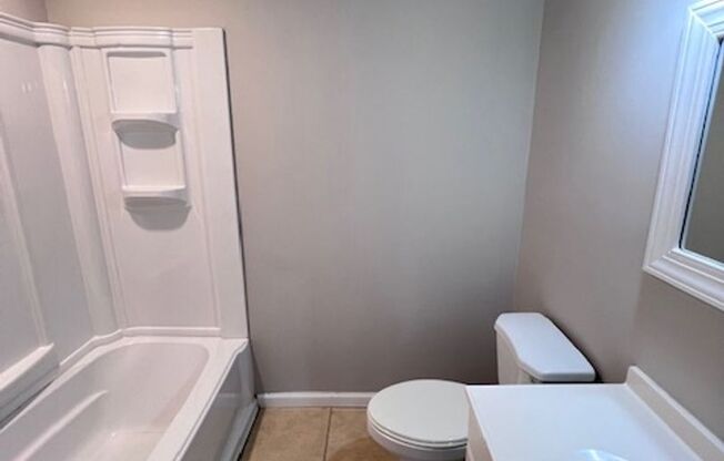 3 beds, 2 baths, $1,295