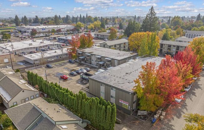 Live Close. Live Comfortable. Welcome to The Riviera Apartments in Corvallis, Oregon