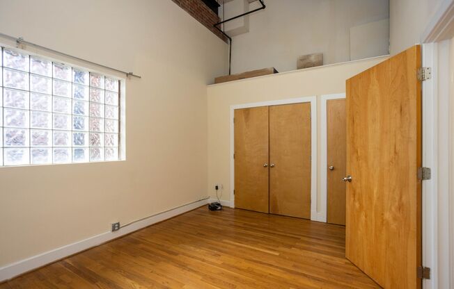 1 bed, 1 bath, 700 sqft, $1,400, Unit 204