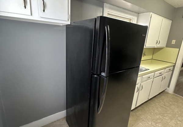 3209 W 115 ST