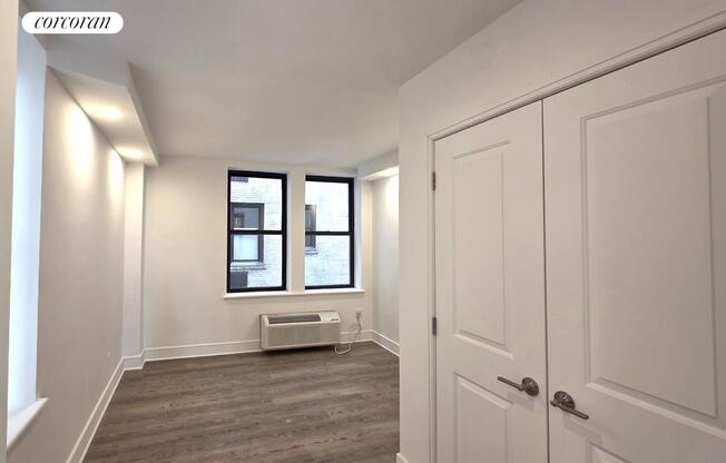 1 bed, 1 bath, $5,500, Unit 10I