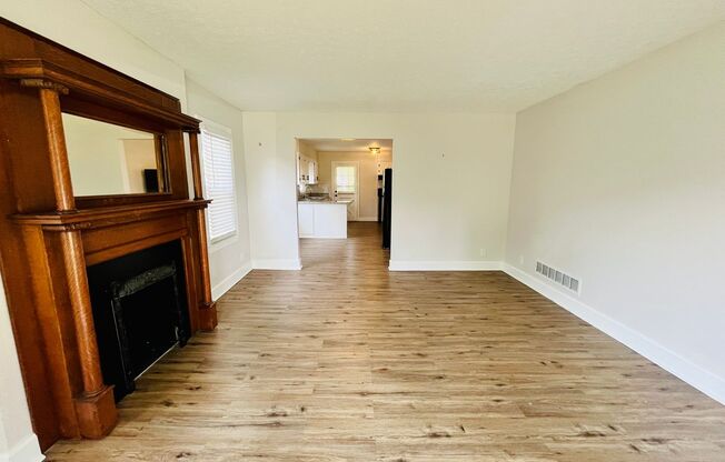 Three Bedroom Modern Farmhouse in Southern Heights!