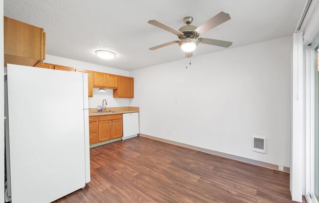 2 beds, 1 bath, $1,495