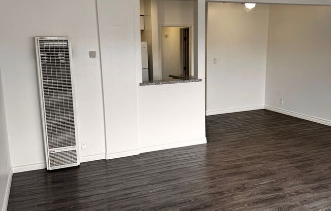 2 beds, 1 bath, 800 sqft, $2,450, Unit 07