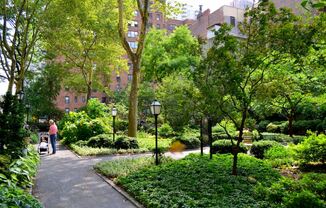 45 TUDOR CITY PL
