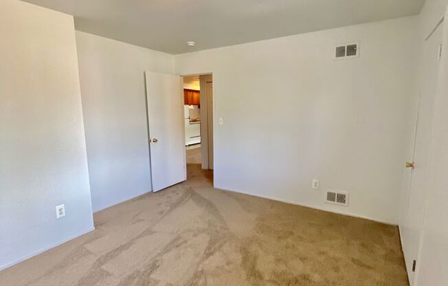 2 beds, 1 bath, 1,000 sqft, $1,295, Unit #15