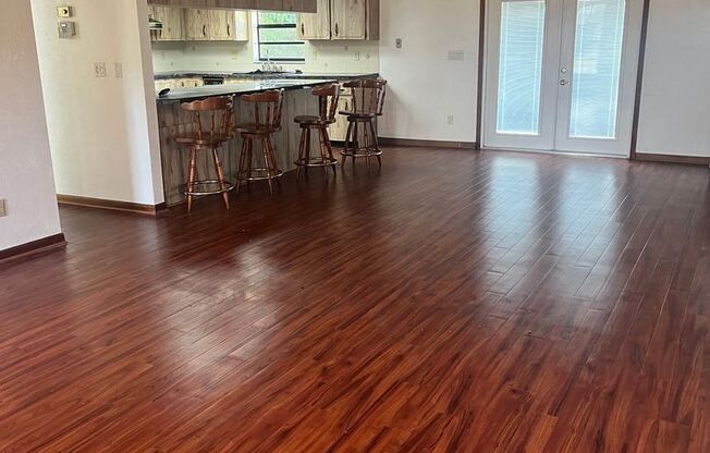 Lakefront house 3/2 with garage and fireplace