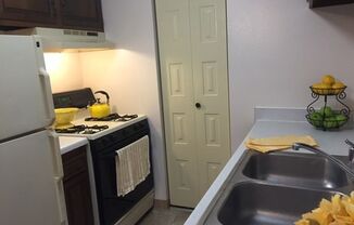 2 beds, 1 bath, 925 sqft, $1,190, Unit 4719 Indian Hills Dr., #13, Mount Pleasant, WI 53406