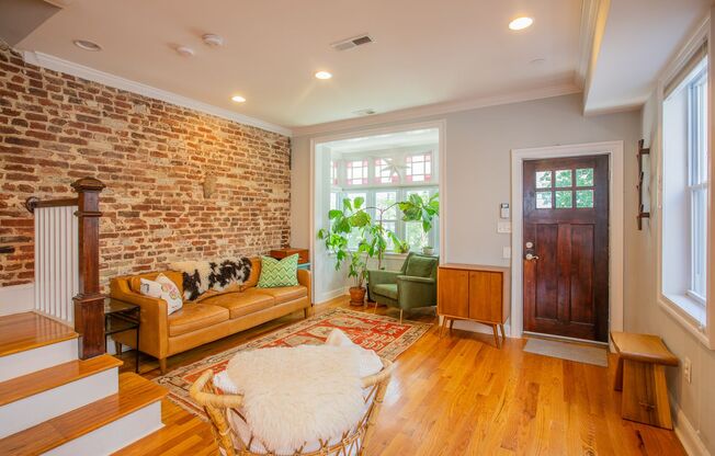 Exquisite 4 BR/3.5 BA EOG Townhome in Takoma!