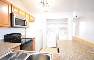 2 beds, 2 baths, $1,100, Unit # 8