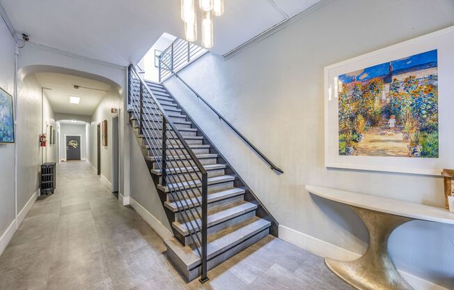 Lake Street Apartments | Downtown Kirkland | Renovated Units Just Steps from Marina Park