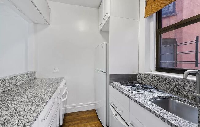 Beautiful 1 Bed 1 Bath Available