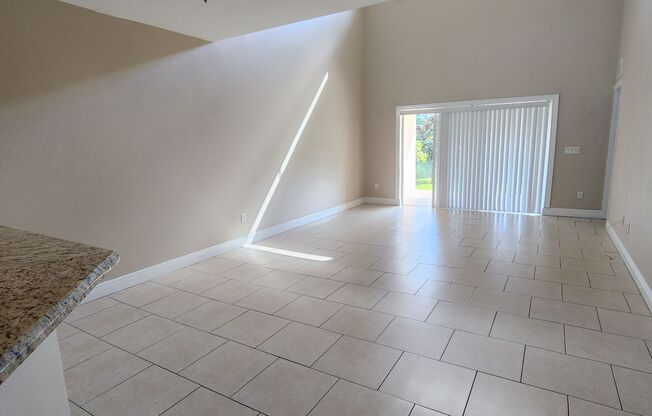 3 Bedroom 2 Bath Lakefront Townhouse