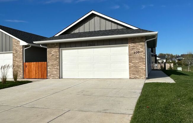 Gorgeous, BRAND NEW 4 Bedroom 2 Bath Duplex with Washer and Dryer included!!