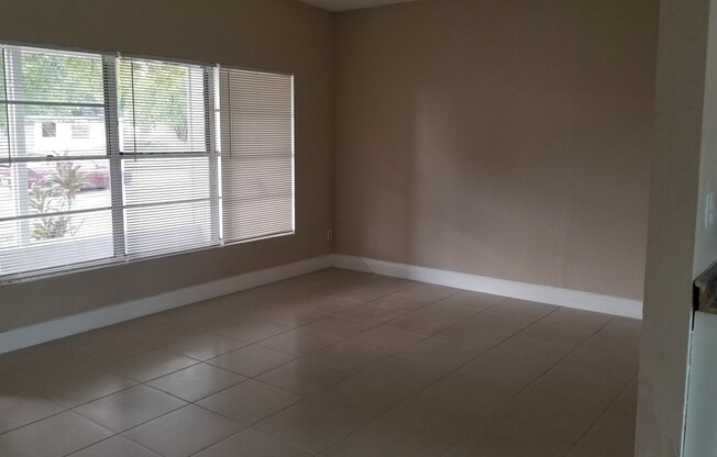 3 beds, 1 bath, $1,600