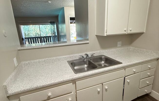 1 bed, 1 bath, 714 sqft, $1,695, Unit 016