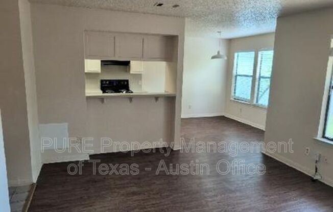 1213 GREGORY LN