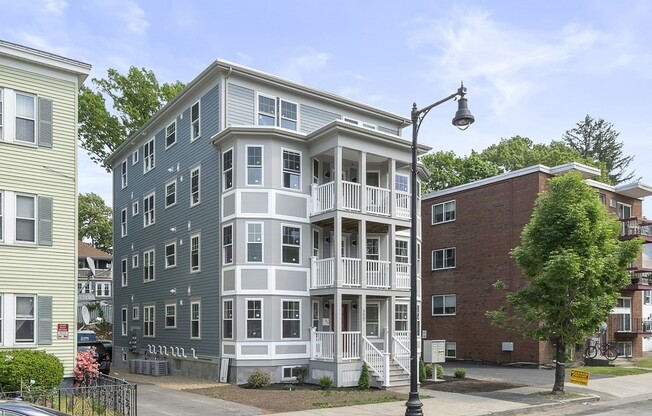 650 HYDE PARK AVE