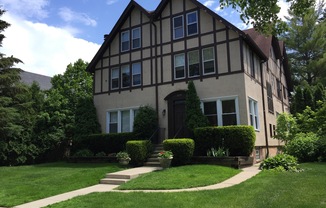 Move In July 1st 2025! 2 Bedroom 2 bath - Pet's OK - Wilmette
