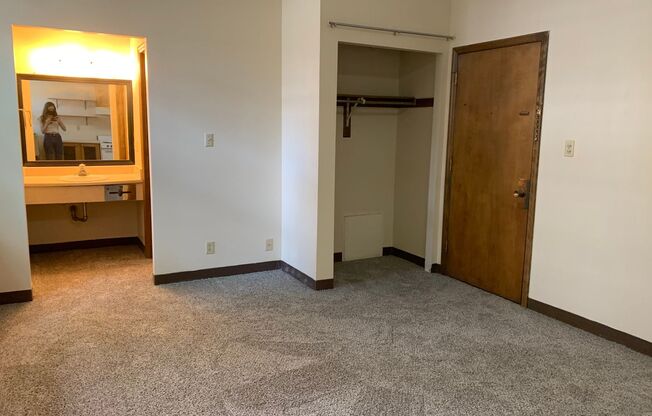 Studio, 1 bath, $845, Unit 286