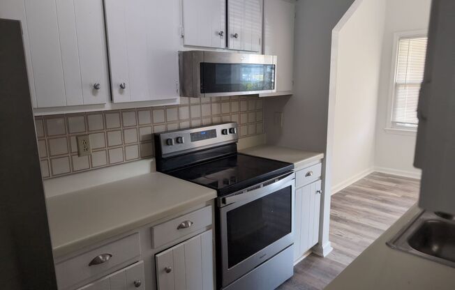 2 beds, 1 bath, $1,800