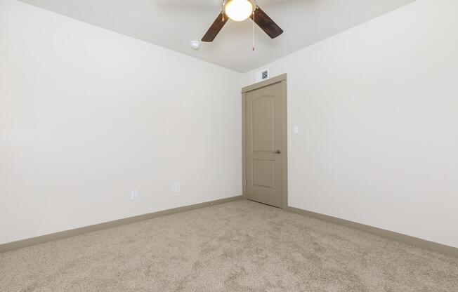 2 beds, 1 bath, 850 sqft, $1,106