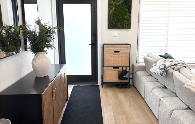 100 SW 7 ST