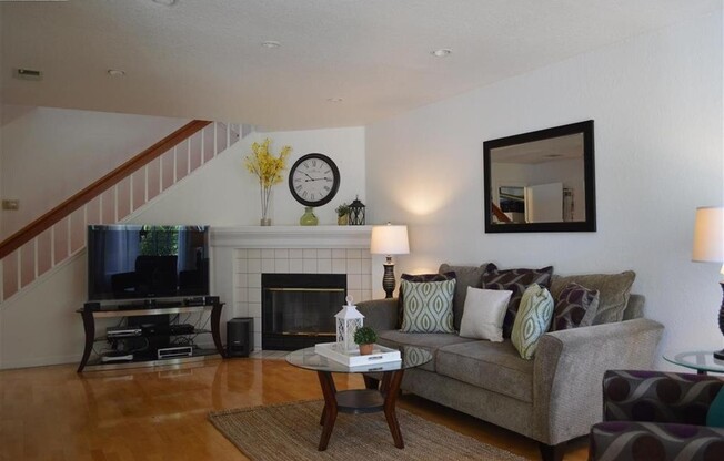 COMING SOON! $3,500 / 3BR - 1383 S.F. GORGEOUS FREMONT TOWNHOME IN ARDENWOOD