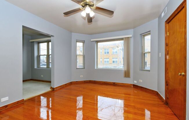 4737-4743 W 65th MOBILITY ZONE