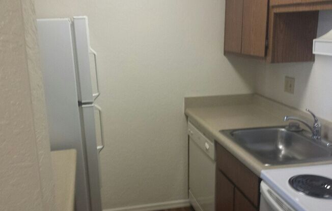 1 bed, 1 bath, 600 sqft, $845, Unit Unit 125