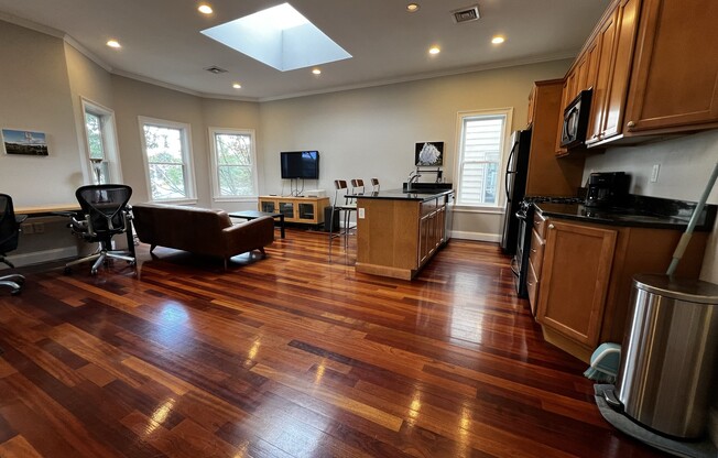 2 beds, 1.5 baths, 960 sqft, $3,600, Unit 3
