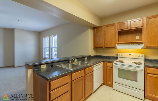 2 beds, 1 bath, 1,090 sqft, $990, Unit 201