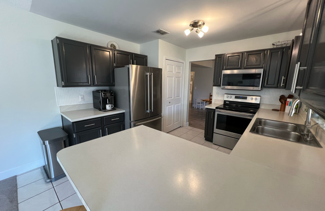 621 WHITE RIV DR