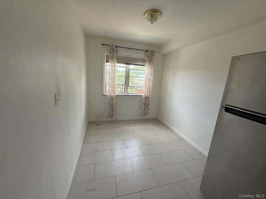 70 31 153 ST
