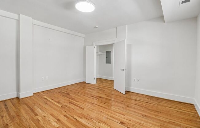 Studio, 1 bath, 450 sqft, $1,792, Unit 811-B7