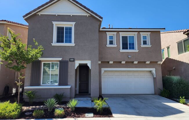 Great Two Story 3Bd, 2.5 Ba. Office can be 4th bd, & Solar in Lake Elsinore East of the 15 Fwy