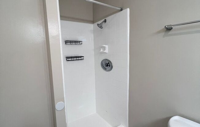 2 beds, 2 baths, 850 sqft, $2,795, Unit 213