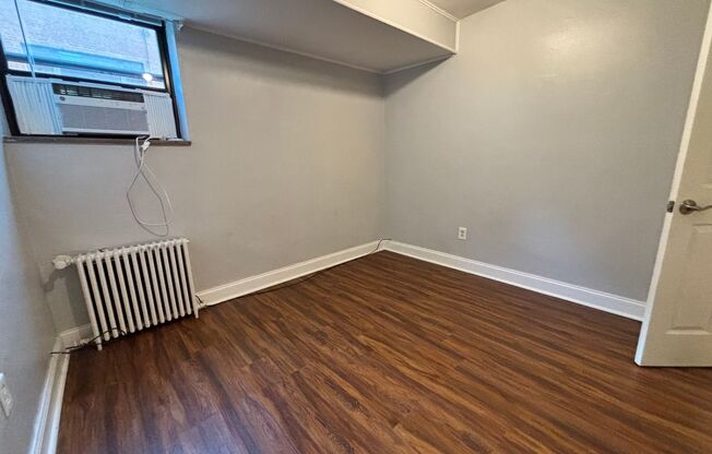 2 beds, 1 bath, 800 sqft, $1,520, Unit 6230 Fifth Ave. #A3-E