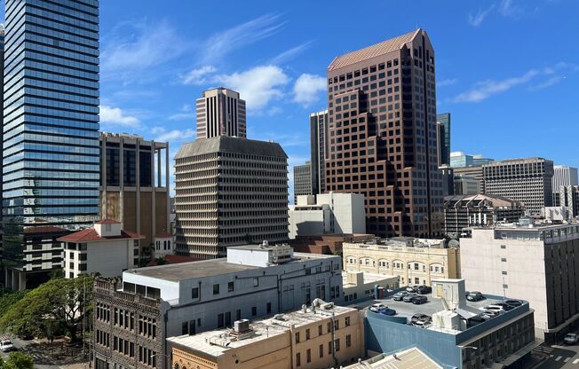 3 beds, 2 baths, $3,400, Unit # 1102