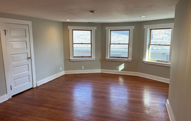 1 bed, 1 bath, $1,050, Unit Howell #3