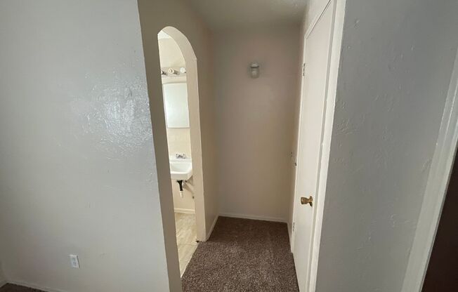 3 beds, 1.5 baths, $950