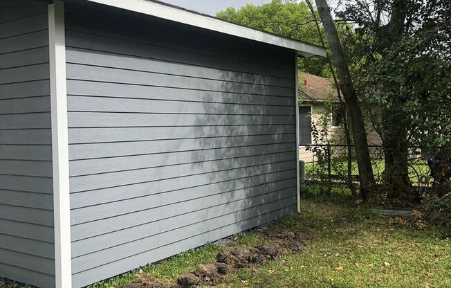 Affordable spacious 4bed/2bath single-family house!