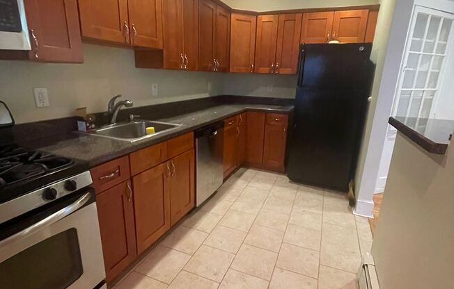 1 bed, 1 bath, $1,750, Unit 812-204