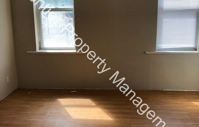 1 bed, 1 bath, 600 sqft, $695, Unit 8512 N. Broadway St 2F