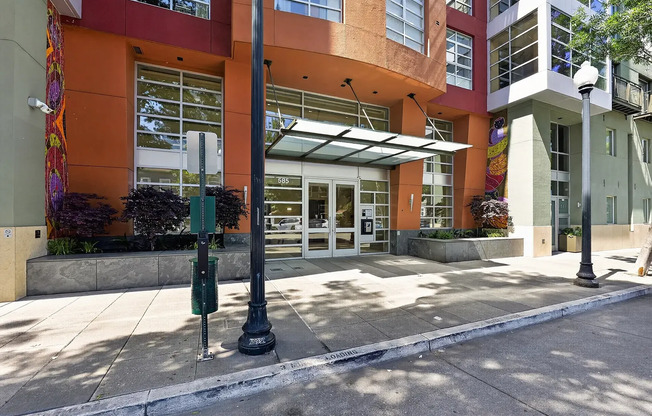 Prime Oakland 1-Bed Condo w/ Resort-Style Amenities & Utilities Included